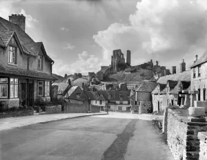 Entdecken Sie Südwestengland: Küste, Landschaft und Reisen: Corfe Castle CC71_01184
