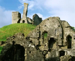 Entdecken Sie Südwestengland: Küste, Landschaft und Reisen: Okehamptonburg Schloss K981215