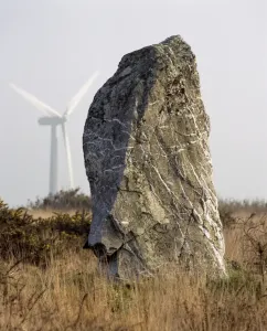 Entdecken Sie Südwestengland: Küste, Landschaft und Reisen: Der St.-Breok-Dunen-Monolith K021457
