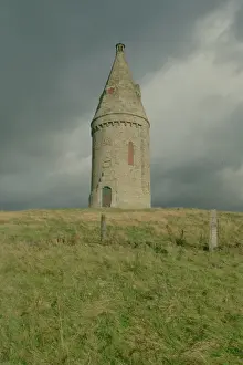 Drucke von Ein atmosphärischer Blick auf das runde Turm in Ashton Unter Lyne IOE 212656 Denkmäler Und Gedenkstätten Drucke: Hartshede Piken Turm