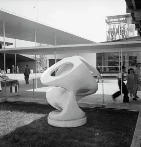 Bildhauerei Drucke: Die Hepworth-Plastik A51_06861
