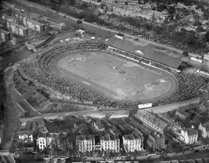 Drucke von Stamford Bridge Stadion, London. Luftaufnahme . Heim von Chelsea Fußballclub seit 1905 . Fotografiert im Jahr 1929 . Aerofilms Sammlung (siehe Verweise) Verwandte Bilder Drucke: Stamford Bridge, Chelsea EPW025830