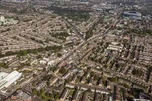 Drucke von Der Tottenhamer historische Verkehrsweg Korridor in Tottenham im Bezirk Haringey des Großlondoner Boroughs von 2021 Städte in England – Straßen, Skylines und das Leben in der Stadt: Hertfordshire, England