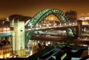 Tynebrücke bei Nacht N080496