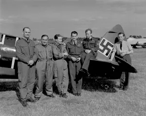 Spitfire Drucke: Flieger der Staffel 5 und 17 mit Spitzern ausgestattet
