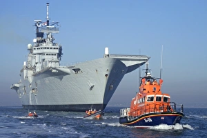 Die Flaggschiff der königlichen Marine, die Flugzeugträger-HMS-Ark-Royal in Poole