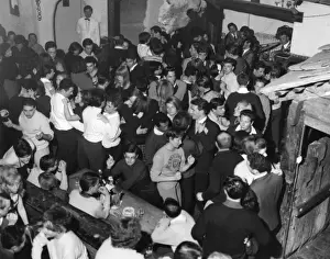 Young People Dancing Drucke: 1960S Discoteque