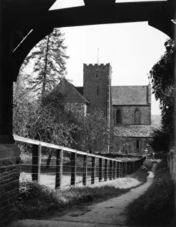 Drucke von Ein Blick auf die Abbei Dore im schönen goldenen Tal von Herefordshire, England. Die Abtei wurde 1147 vom Zisterzienserorden gegründet. Datum der Gründung: 1147 Abtei Dore Drucke: Abbaye Dorre