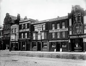 Drucke von Portsmouth war ein Dorf voller Wunder im Jahr 1911 Viktorianische Architektur Drucke: Fünf benachbarte Pubs in Portsmouth, Hampshire