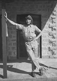Historic Flight Photographs Drucke: Airman posing