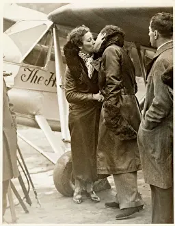 Verwandte Bilder Drucke: Amy Johnson sagt Auf Wiedersehen