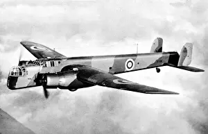 Drucke von Fotografie eines Luftwaffens Armstong-Whitworth Whitley Bombers im Flug, 1939 Flugzeuge Und Luftfahrt Drucke: Arms-Whitworth-Whitley-Bomber; Zweiter Weltkrieg, 1939