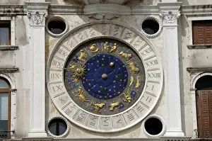Uranometrischer Zifferblatt im Turm der Markusplatzkirche