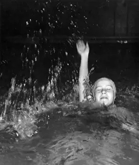 Female Swimmer Drucke: BACKSTROKE