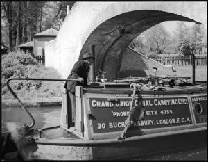 Grand Union Canal Drucke: Barge on River Gade