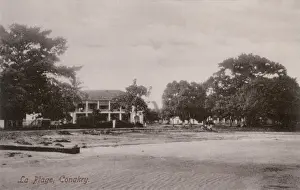 Drucke von Strand in Conakri, der Hauptstadt von Guineäa (damals Französische Guinee), auf dem Westküstensee des Afrikas zum AtlantikOcean. Datum: um 1900 Guinea Drucke: Strand in Conakri, Guinea