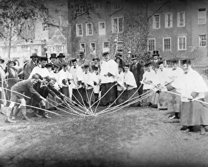 Überschreiten der Grenzen, 1930