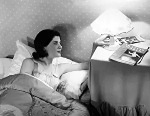 Bedtime Reading Habits Drucke: Bedside Lamp