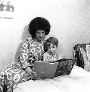 Vintage Mother And Child Drucke: Bedtime Story