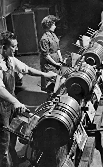 Heinz Zinram Photography Drucke: Binding Machines in Operation