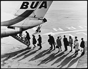 Gatwick Airport History Drucke: Boarding at Gatwick