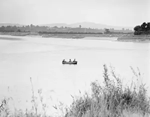 Vintage Rowing Boat Images Drucke: Boating on the Severn