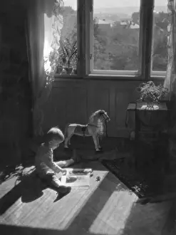 Child Reading Book Drucke: Boy Reading in Nursery
