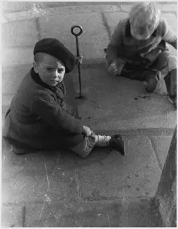 Childhood Scenes From The Past Drucke: Boys on the Pavement