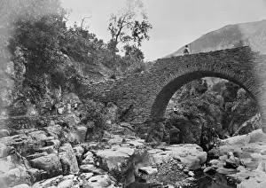 Azores Landscape Drucke: Bridge over stream bed