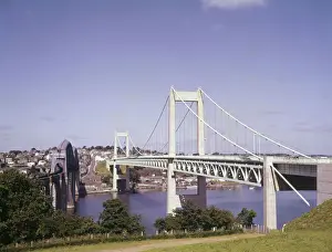 Zwei Brücken über den Fluss Tamar in Devon und Cornwall
