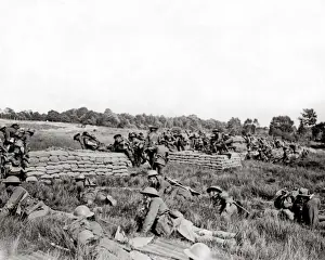 Western Front Soldiers Drucke: British troops on training exercise, Western Front, WW1
