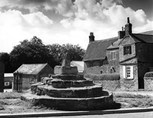 Northamptonshire Landmarks Drucke: Brixworth Cross