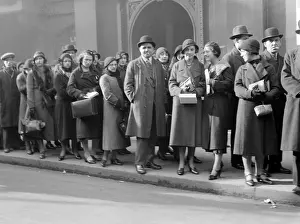 Vintage Transport History Drucke: A Bus Queue 1920S