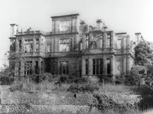 Drucke von Die Ruinen von Bylaugh-Hall (beleah), Norfolk, Englandland. Das war die neue Bylaugh-Halle, im Jahr 1850 vom Architekten Charles Barry erbaut worden ist Barry Drucke: Bylauhalle
