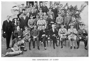 Drucke von Die Konferenz zu Kairo im Jahr 1921 zur Diskussion über Mesopotamien (Irak), an der sich Winston Churchill, Fürst Faisal von Irak, Sir Percy Cox und Gertrude Bell beteiligten Irak Drucke: Die Kairo-Konferenz