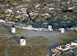 KASTILLEN-La MANSCHHAUS COMPOUND DES KRYPTAS AN FLYZEUG MIT TYPISCHEN BEZIEHUNGEN