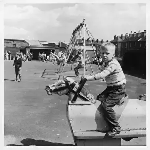 Kinder Drucke: Kinder im Spielplatz von Sheffield
