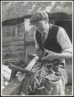 Carpenter At Work Drucke: A Chiltern Carpenter