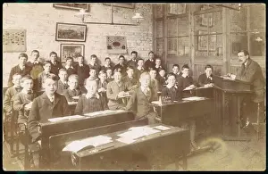 Vintage Classroom Scene Drucke: Class of boys at a junior school