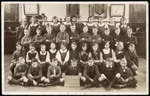 Vintage School Photos UK Drucke: Class Photograph / 1920