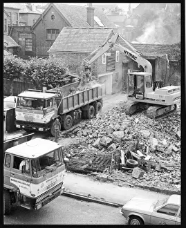 Historical Construction Sites Drucke: Clearing Rubble