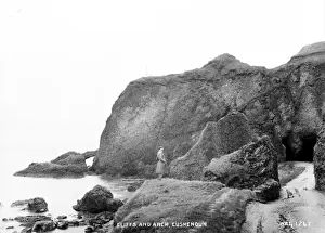 Irish Coastal Landmarks Drucke: Cliffs and Arch, Cushendun
