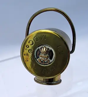 Ein Kohle-Grubenstück aus zwei Arten von Panzerhülsen