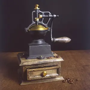 Retro Kitchen Appliances Drucke: Coffee Grinder