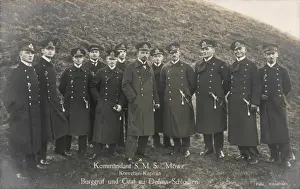 Sailor Life At Sea Drucke: The commander and crew of the SMS Mowe