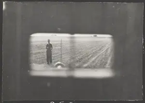 World War Two Photographs Drucke: Through the commanders periscope. Frank Day