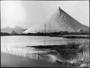 Drucke von Chinaschlämme-Deponien und überflutete verlassene Schächte in der Nähe von Bugle im englischen Kornwall Trompete Drucke: Kornische Tonkalkdeponien