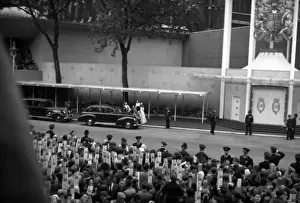 Elizabeth II Coronation Day Drucke: Coronation. Heads of State and VIPs arrive