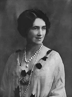 Women In War Effort Drucke: Countess of Lytton