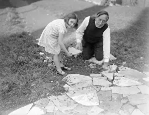Early 20th Century England Scenes Drucke: Crazy Paving Vicar